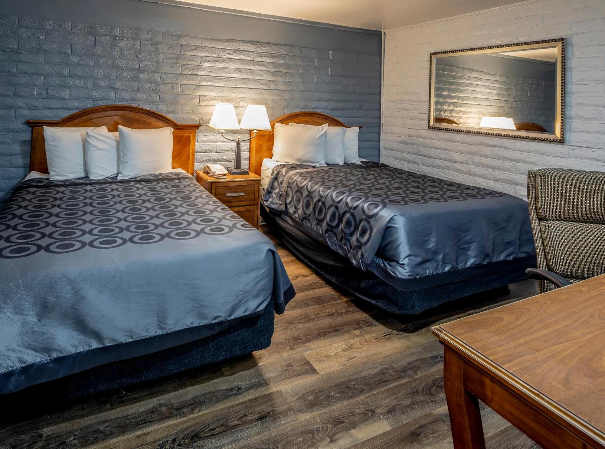 Hitching Post Studios Inn Санта-Крус Экстерьер фото