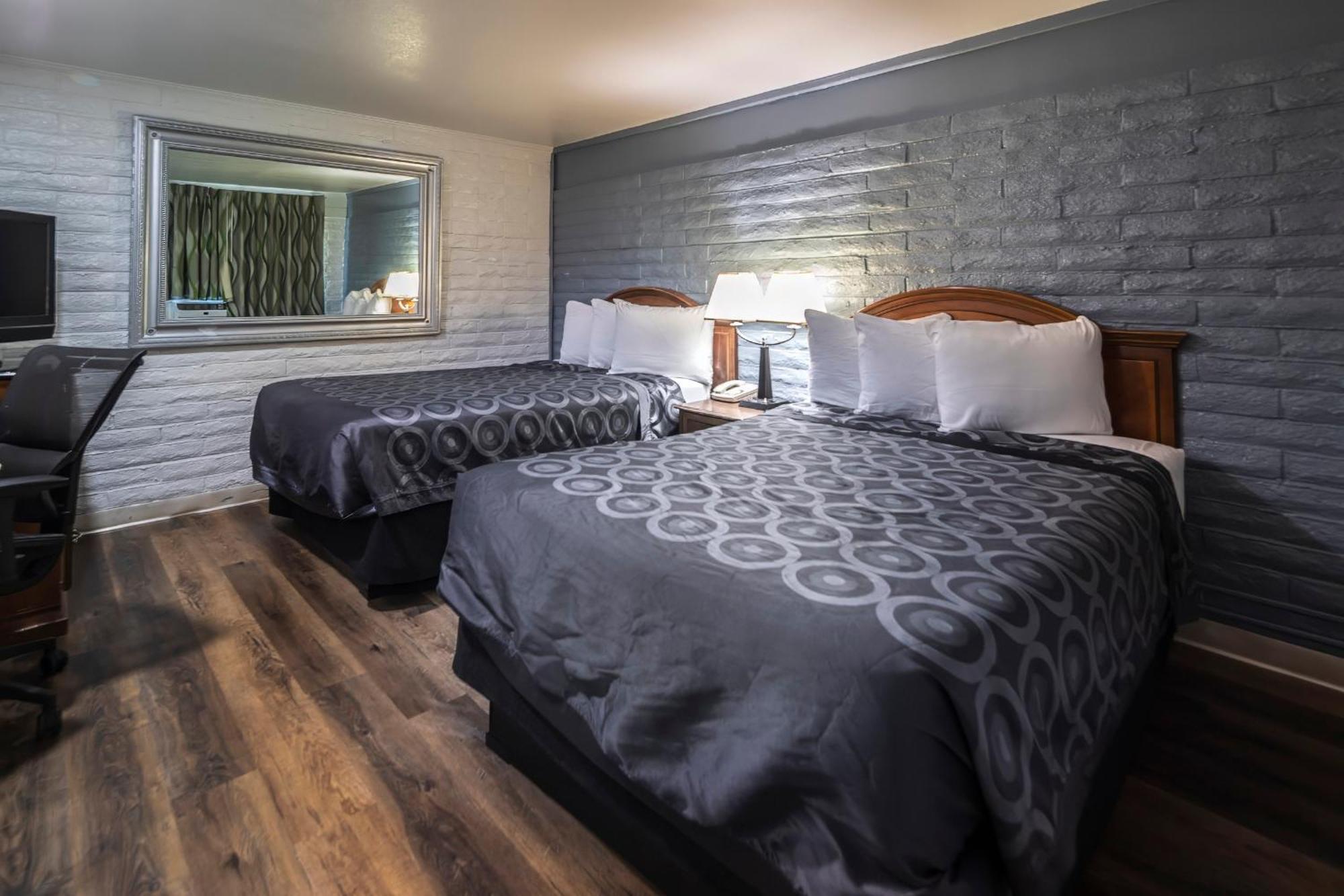 Hitching Post Studios Inn Санта-Крус Экстерьер фото