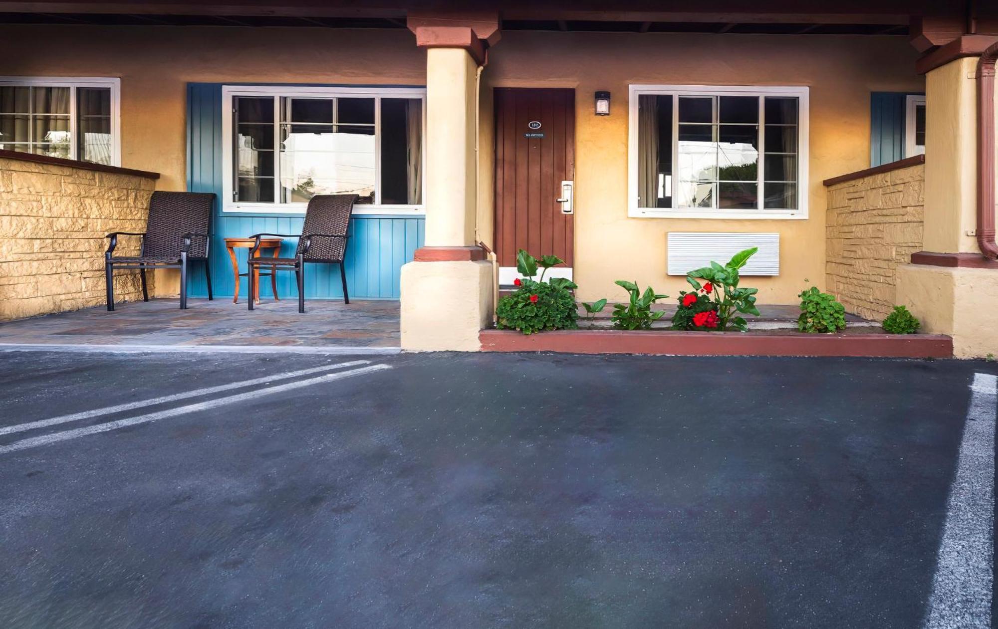 Hitching Post Studios Inn Санта-Крус Экстерьер фото
